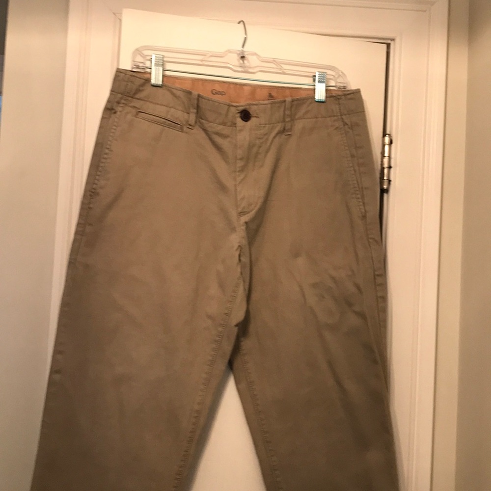 Men’s Gap Khakis